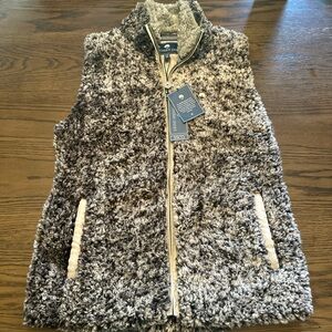 Grey Sherpa vest, southern shirt